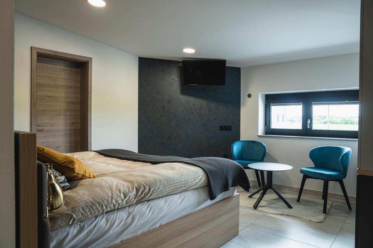 B&B La Siesta Markovci Eksteriør billede